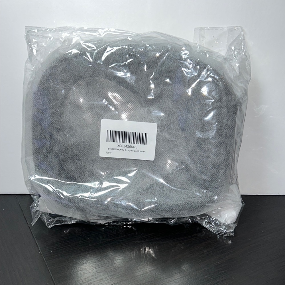 SteamedBun Black Crossbody Pin Bag with Heart - NEW - Picture 2 of 4